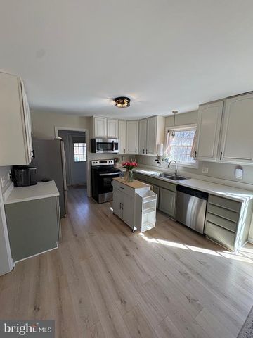 1300 CLATTERBUCK LN, Amissville, VA 20106