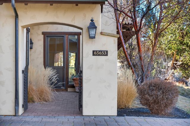 65653 Swallows Nest Lane, Bend, OR 97701