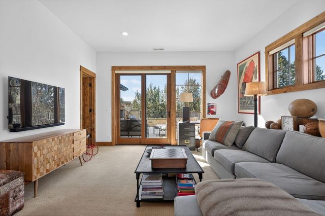 65653 Swallows Nest Lane, Bend, OR 97701