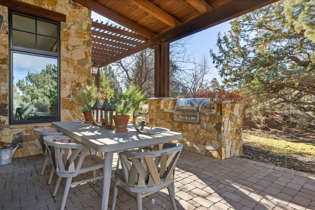 65653 Swallows Nest Lane, Bend, OR 97701