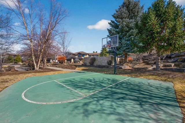 65653 Swallows Nest Lane, Bend, OR 97701