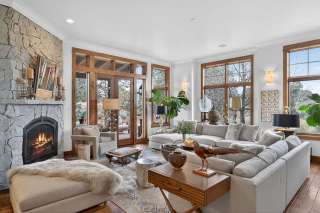 65653 Swallows Nest Lane, Bend, OR 97701