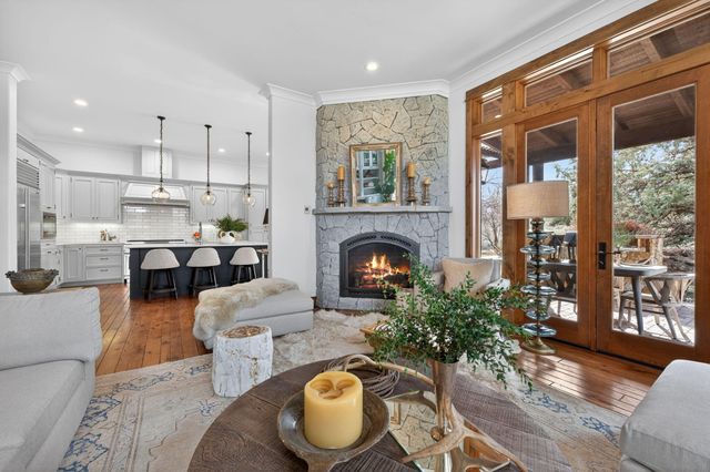 65653 Swallows Nest Lane, Bend, OR 97701