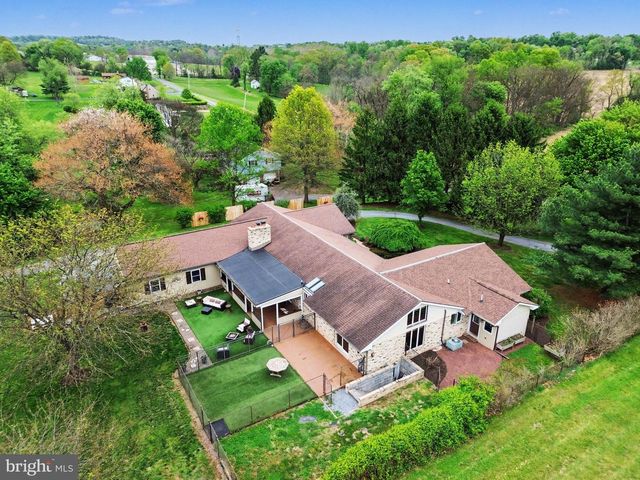 1346 BAIR RD, Bainbridge, PA 17502