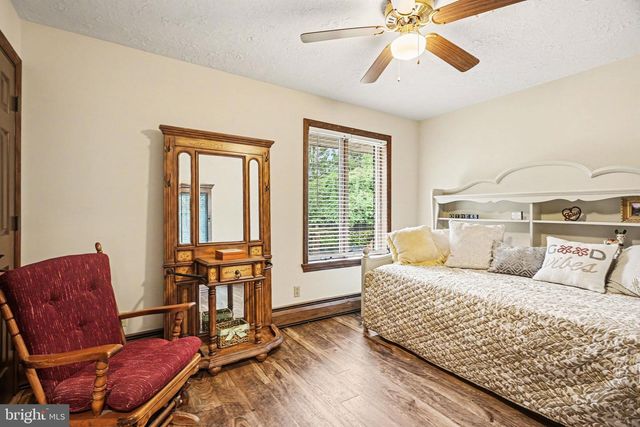 1346 BAIR RD, Bainbridge, PA 17502