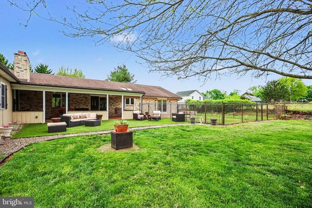 1346 BAIR RD, Bainbridge, PA 17502