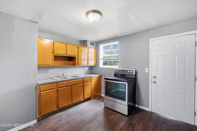 1658 W 10TH Street 1, Jacksonville, FL 32209