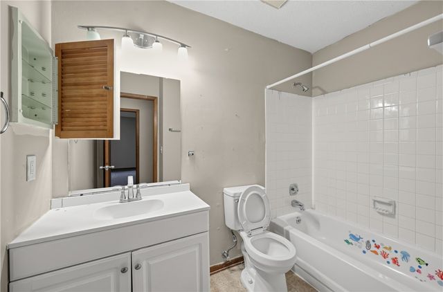 6636 Portrait Drive, Dayton, OH 45415