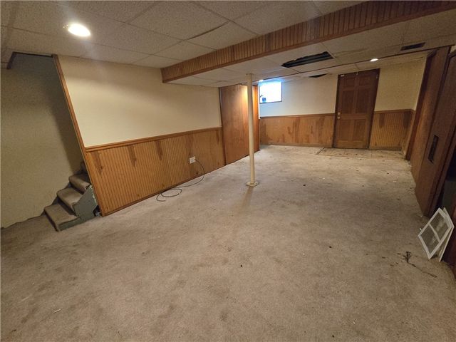 109 Webster Dr, Penn Hills, PA 15235