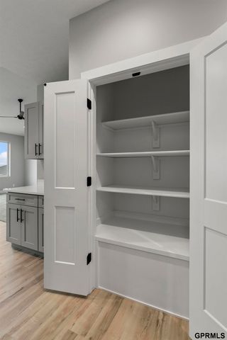 435 N 105th Street, Lincoln, NE 68527