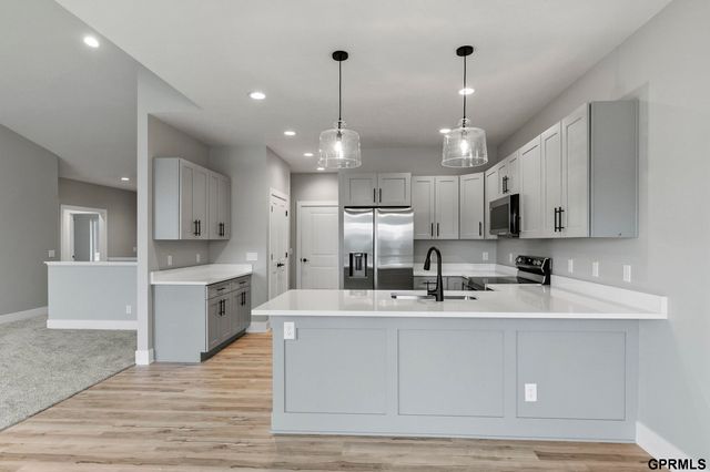 435 N 105th Street, Lincoln, NE 68527