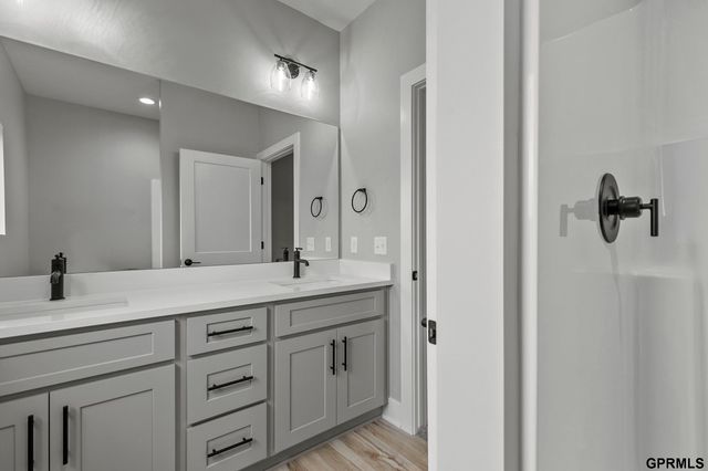 435 N 105th Street, Lincoln, NE 68527