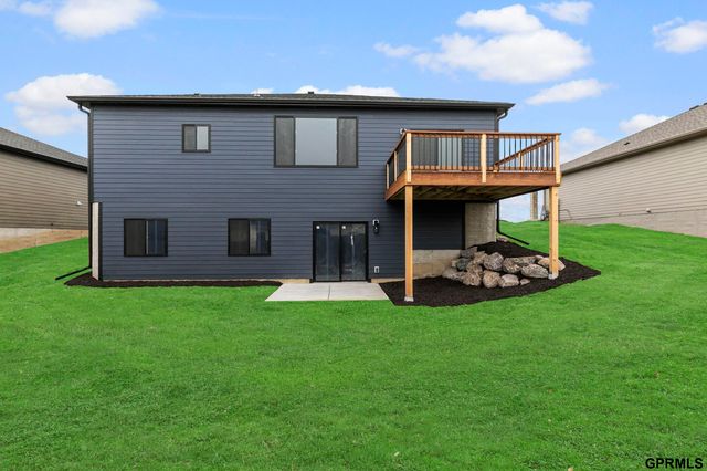 435 N 105th Street, Lincoln, NE 68527