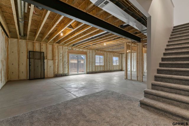 435 N 105th Street, Lincoln, NE 68527