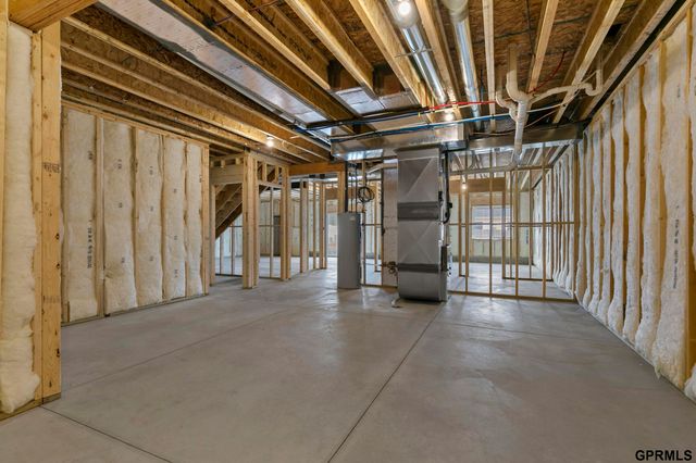 435 N 105th Street, Lincoln, NE 68527