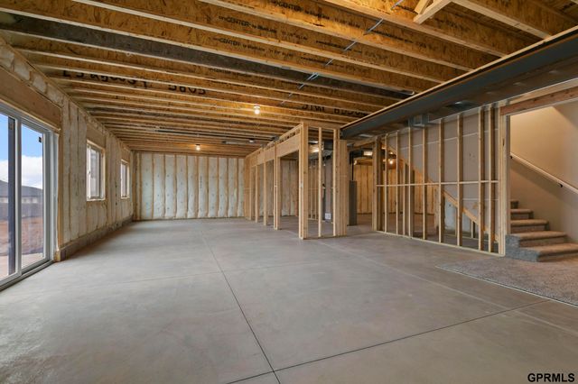 435 N 105th Street, Lincoln, NE 68527