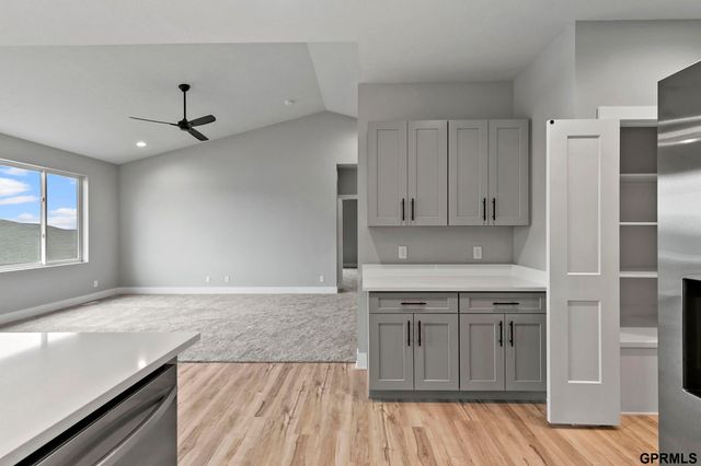 435 N 105th Street, Lincoln, NE 68527