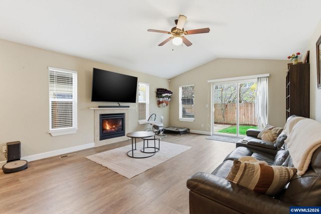 2726 Nina Pl, Hubbard, OR 97032
