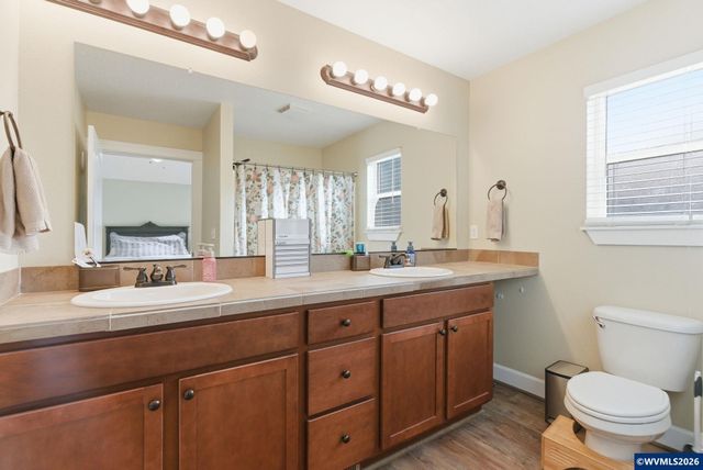 2726 Nina Pl, Hubbard, OR 97032