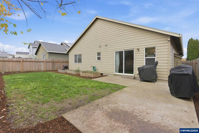 2726 Nina Pl, Hubbard, OR 97032