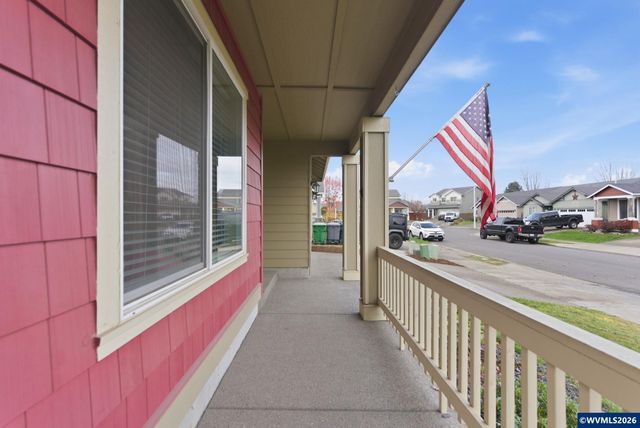 2726 Nina Pl, Hubbard, OR 97032