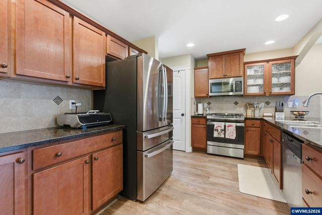 2726 Nina Pl, Hubbard, OR 97032
