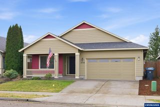 2726 Nina Pl, Hubbard, OR 97032