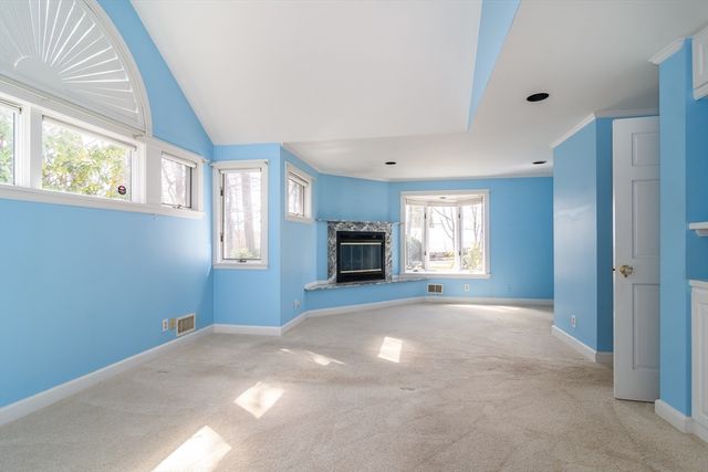 84 Pleasant St, Natick, MA 01760