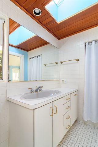 84 Pleasant St, Natick, MA 01760