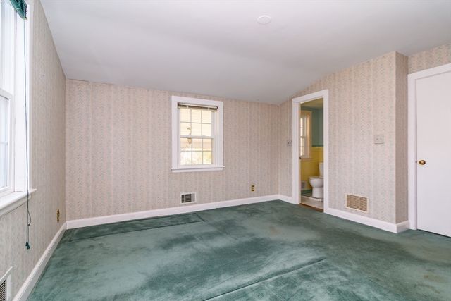 84 Pleasant St, Natick, MA 01760