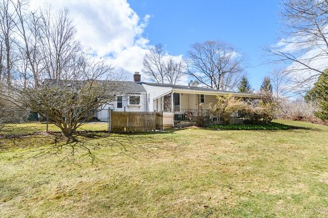 84 Pleasant St, Natick, MA 01760