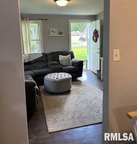 233 STAHL Avenue, Washington, IL 61571