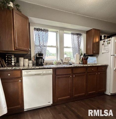 233 STAHL Avenue, Washington, IL 61571
