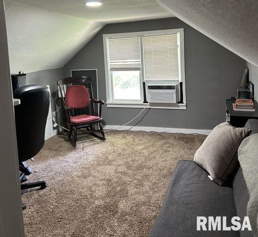 233 STAHL Avenue, Washington, IL 61571