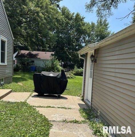 233 STAHL Avenue, Washington, IL 61571