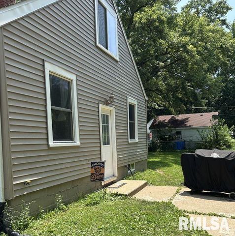 233 STAHL Avenue, Washington, IL 61571