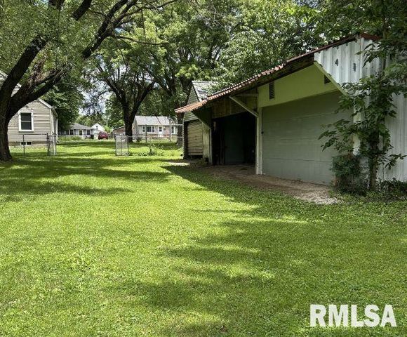 233 STAHL Avenue, Washington, IL 61571