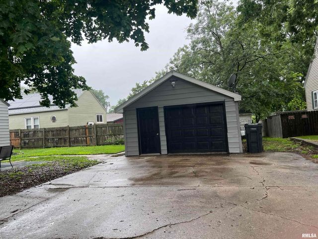 1515 WILLOW Street, Pekin, IL 61554