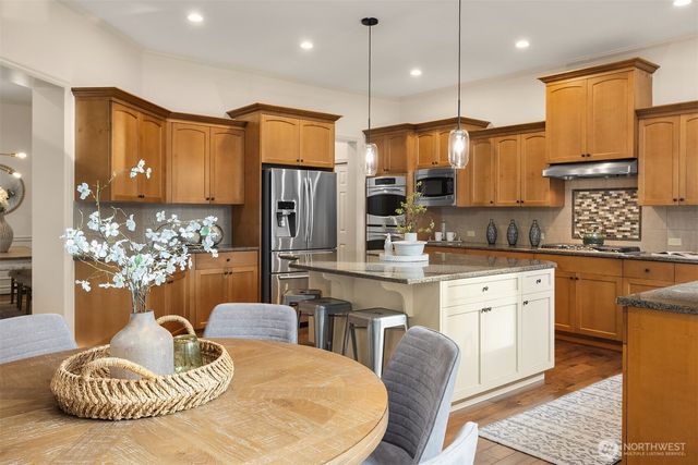 27135 SE 13th Street, Sammamish, WA 98075