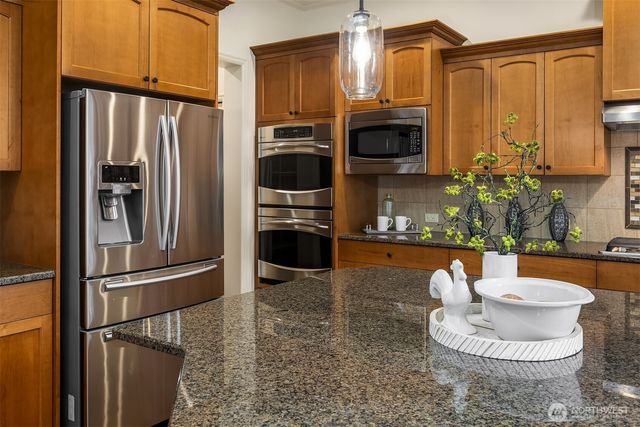 27135 SE 13th Street, Sammamish, WA 98075