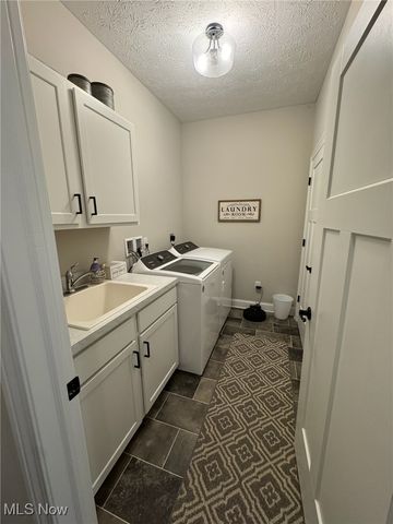 726 Cedar Crest Drive, Elyria, OH 44035