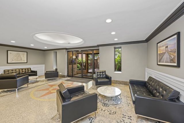 61 Oliver St Apt 2V, New York City, NY 11209