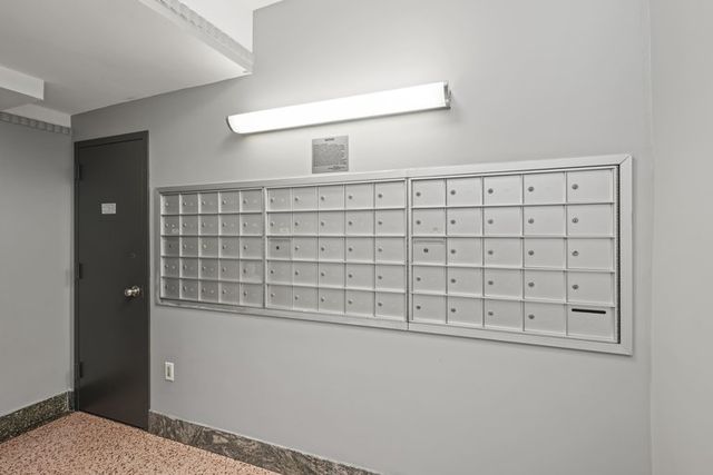 61 Oliver St Apt 2V, New York City, NY 11209