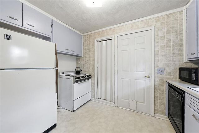 7400 Lamar Avenue, Overland Park, KS 66204