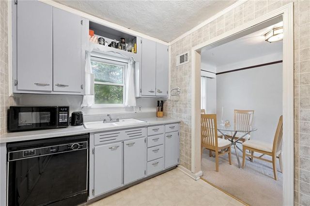 7400 Lamar Avenue, Overland Park, KS 66204