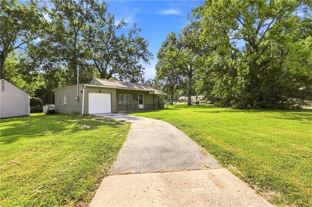 7400 Lamar Avenue, Overland Park, KS 66204