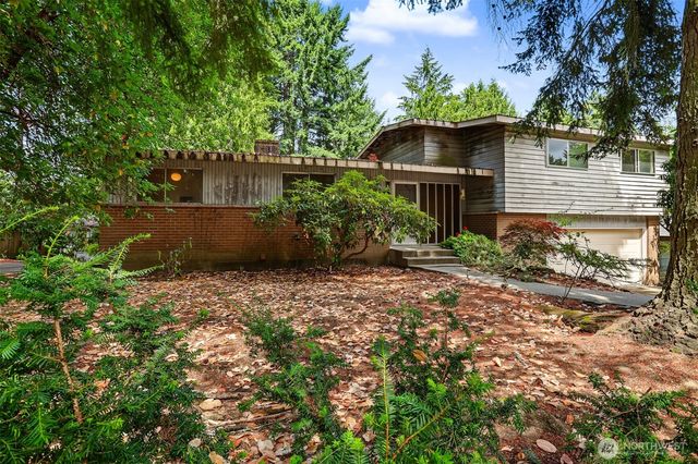 5210 NE 190th Street, Lake Forest Park, WA 98155