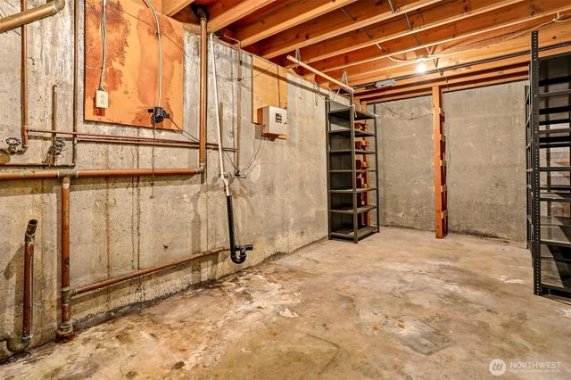 5210 NE 190th Street, Lake Forest Park, WA 98155