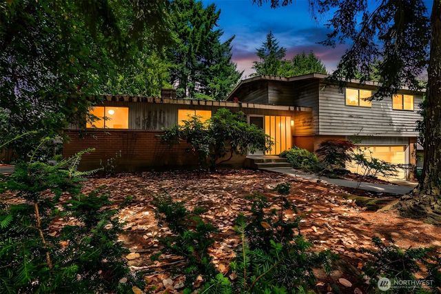 5210 NE 190th Street, Lake Forest Park, WA 98155