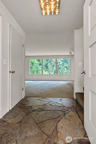 5210 NE 190th Street, Lake Forest Park, WA 98155